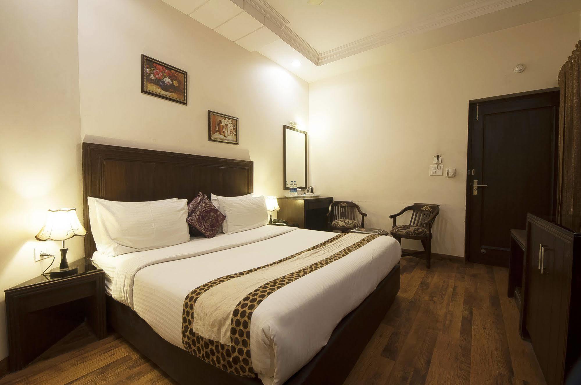 Hotel Prems Paradise