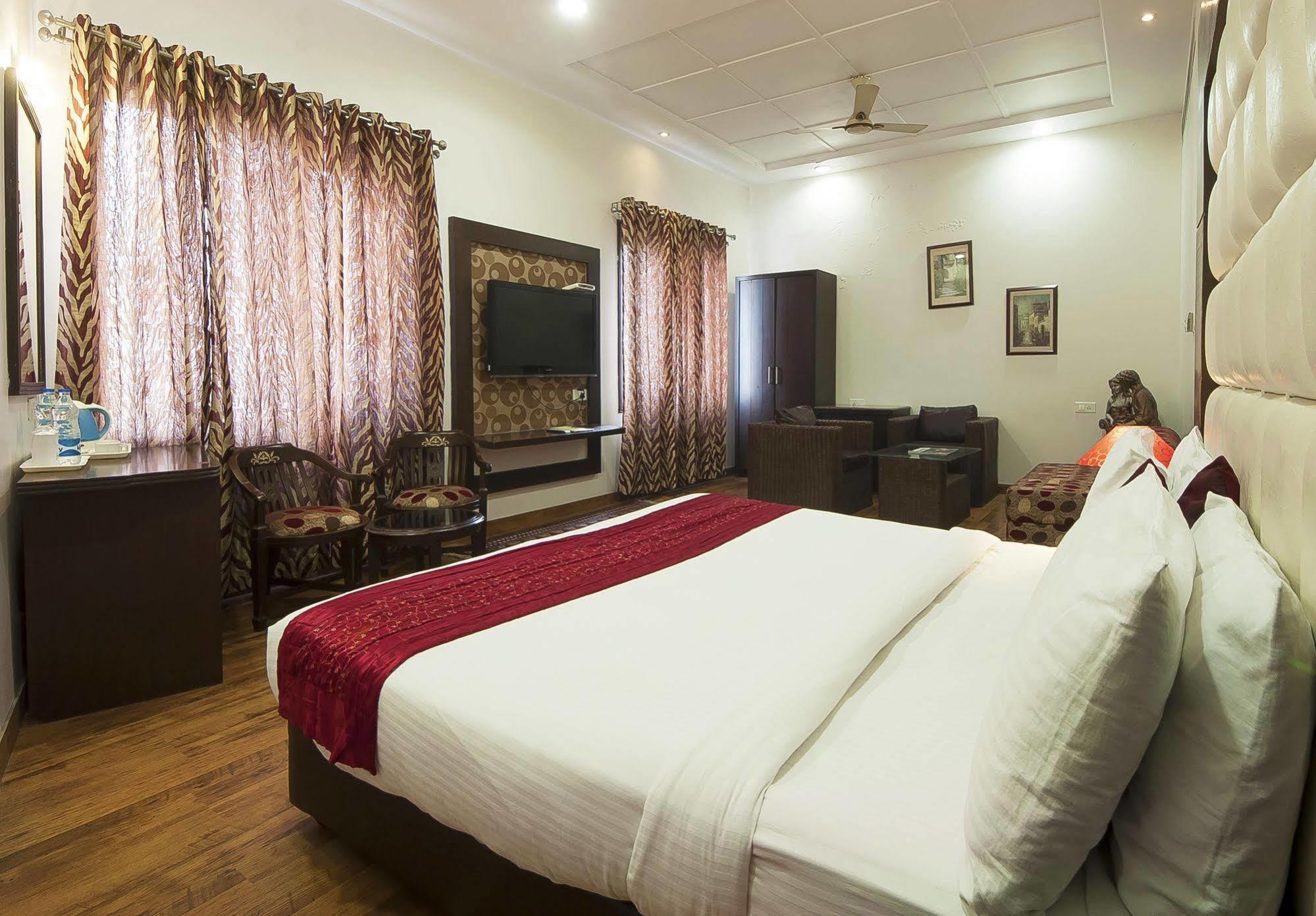 Hotel Prems Paradise Amritsar